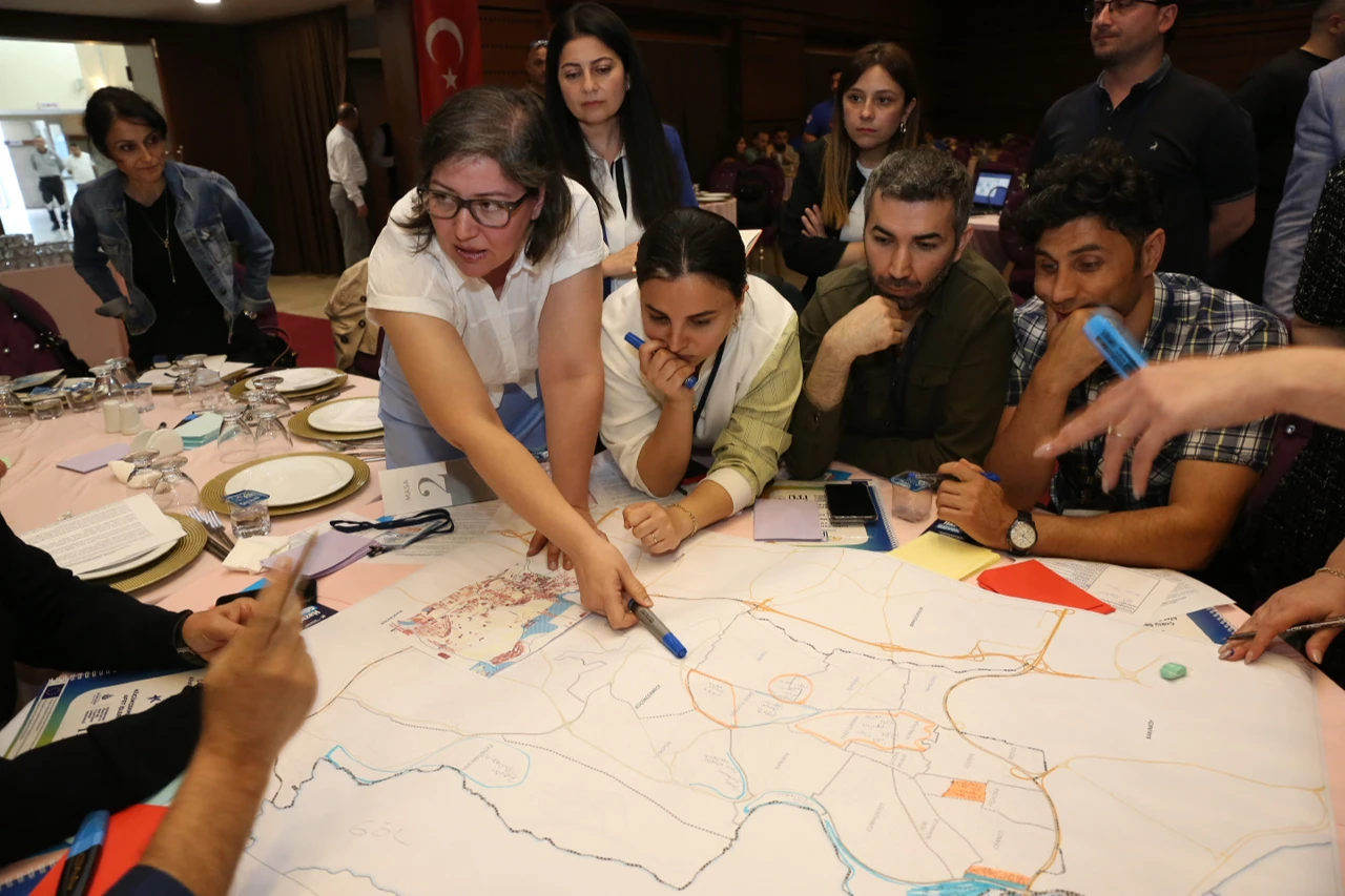 Çebi: 7 bin 718 riskli yapıyı yıktık!