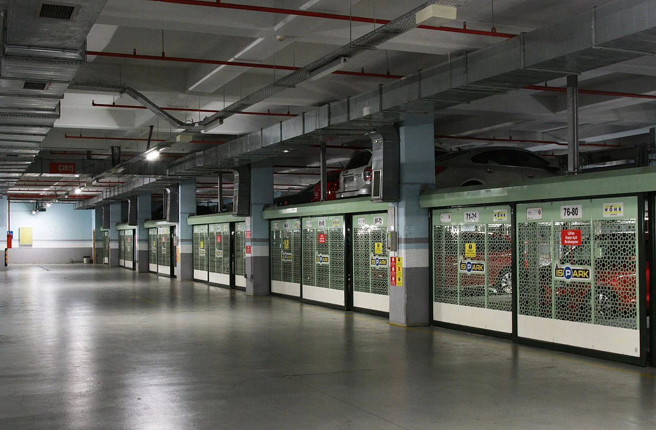 İSPARK otoparkları yeniden açıldı