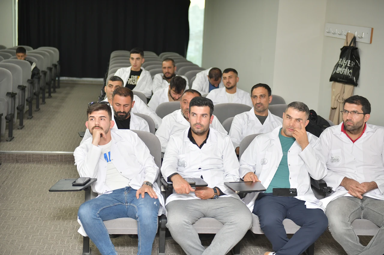 Esenyurt'ta kurban kesim eğitimi verildi