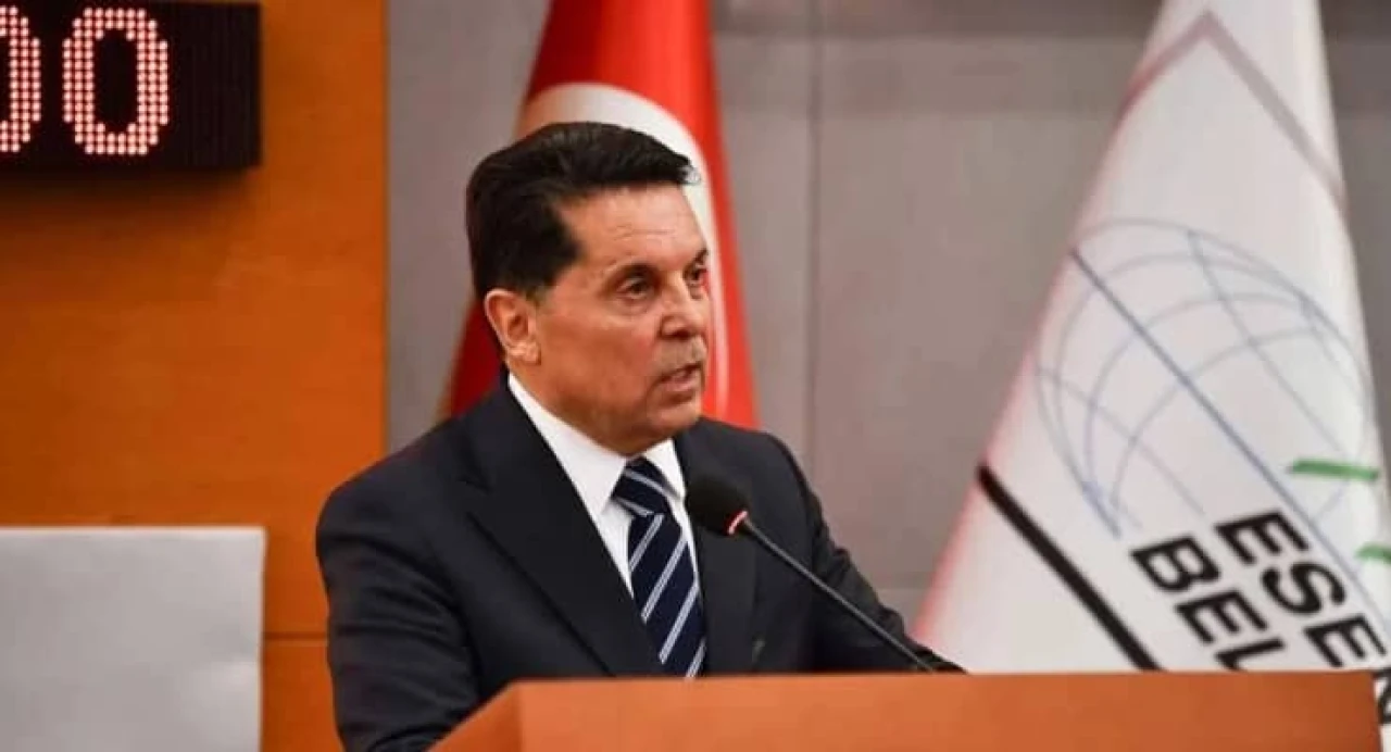 Görevden uzaklaştırılan Ahmet Özer'in yargılanmasına başlandı