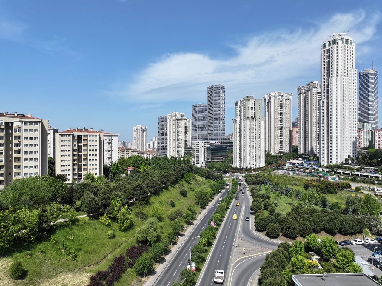 Ataşehir'de bir yılda  60 proje