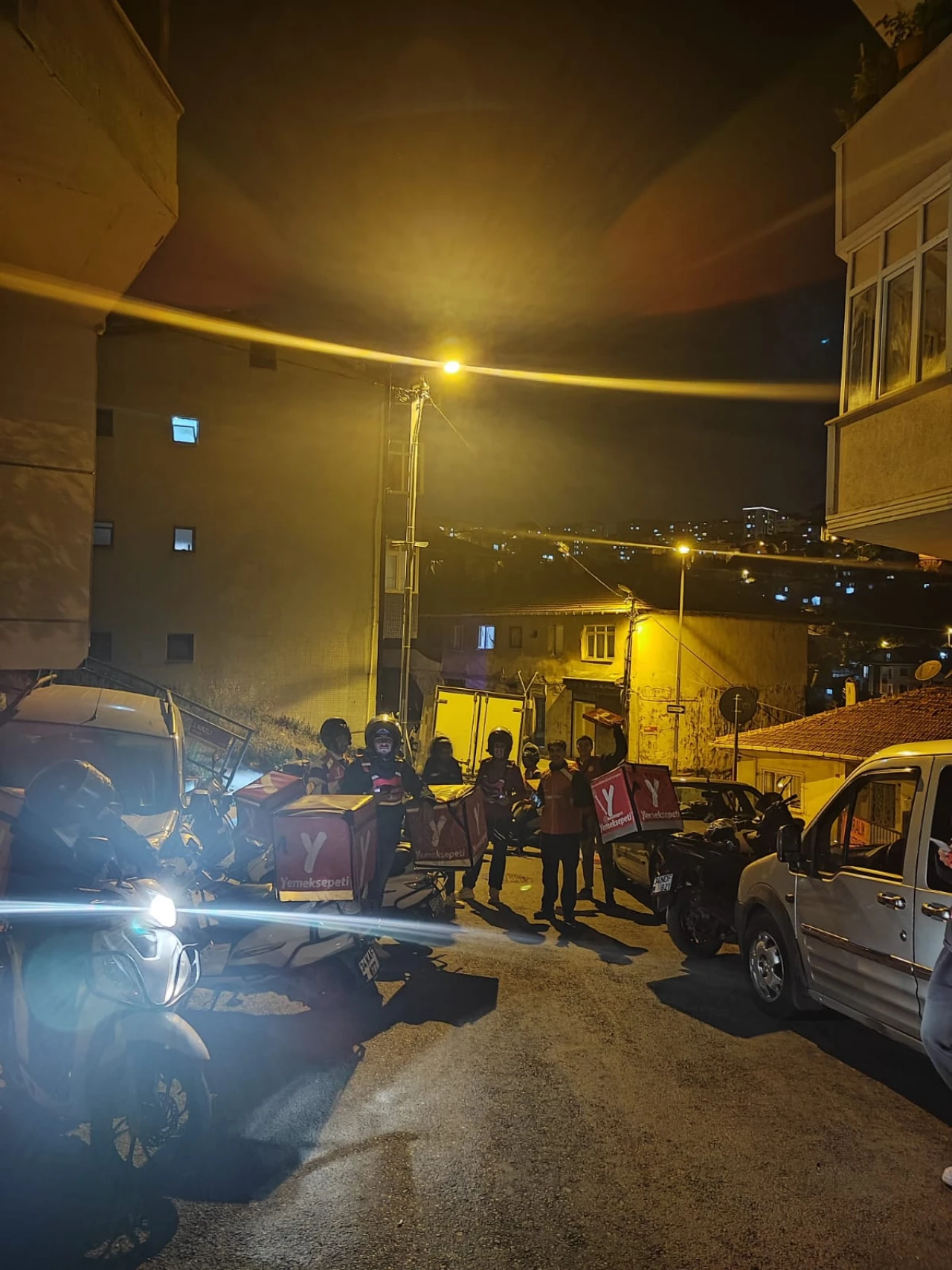 Motokuryeler kapıda kaldı!