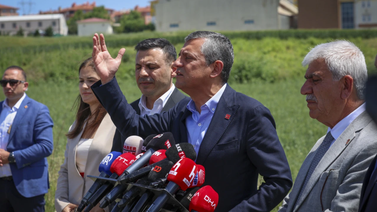 Özel'den çok sert sözler: Çocukla, eşle uğraşmak neymiş size göstereceğim!