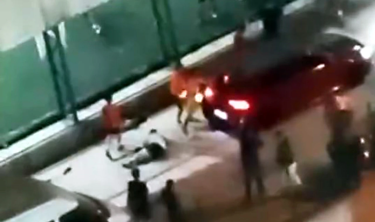 Avcılar'da korkunç olay! Önce bıçakladılar sonra ezdiler!