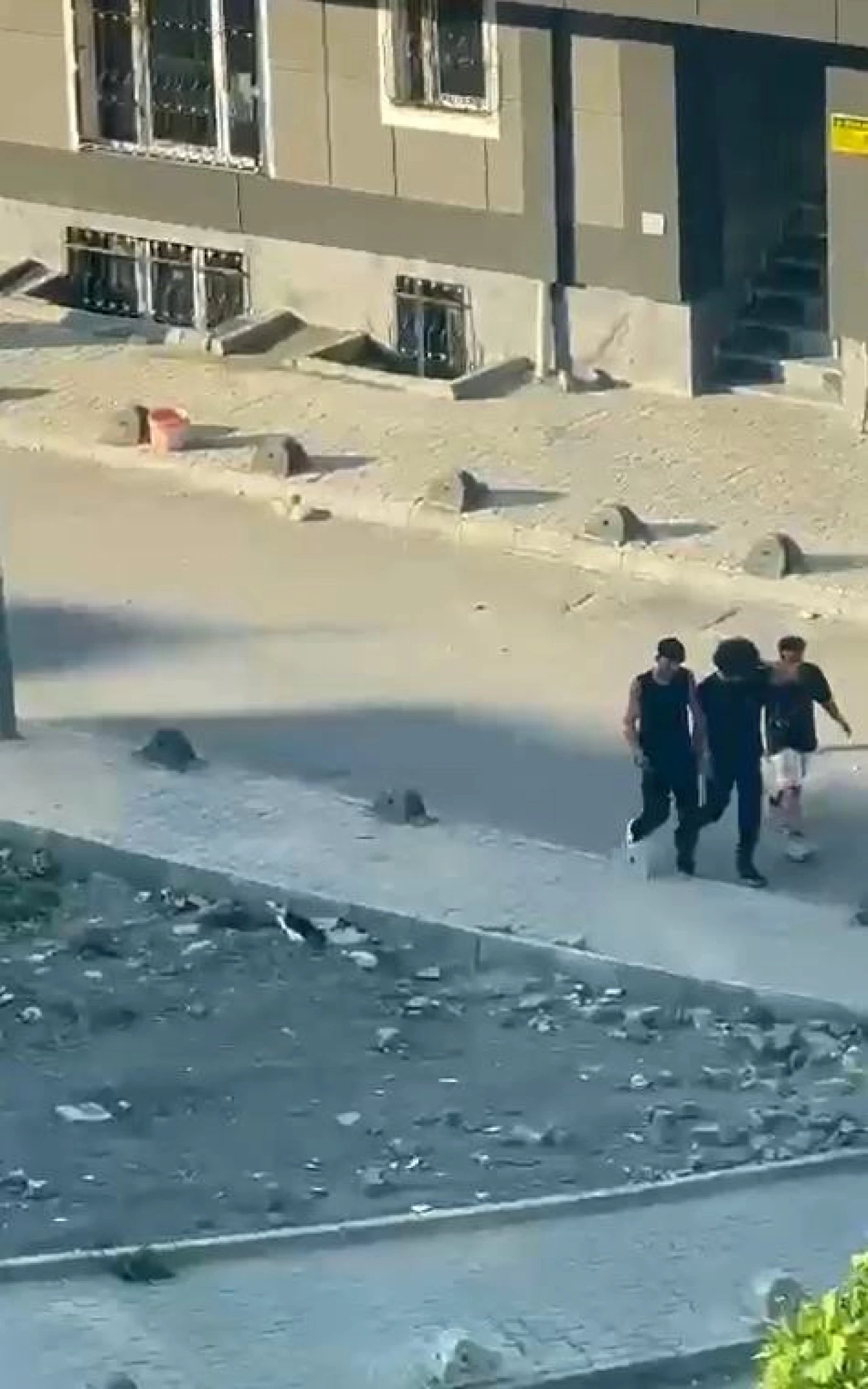 Esenyurt'ta güpegündüz zehir ticareti!