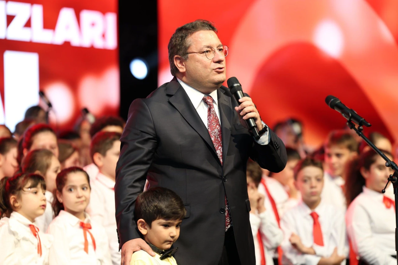 Mektebim Yıldızları sahnede