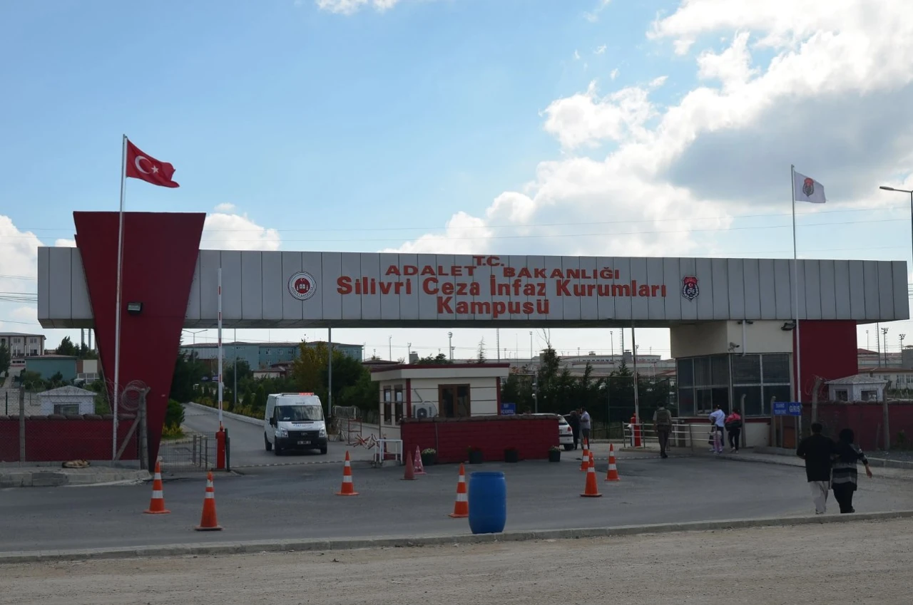 İBB operasyonlarında tutuklananlar 9 farklı şehre dağıtıldılar