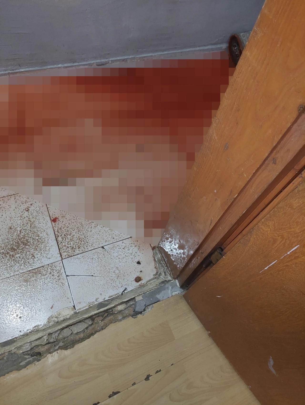 Kanalizasyondan gelen kurban kanı 2 daireyi bastı