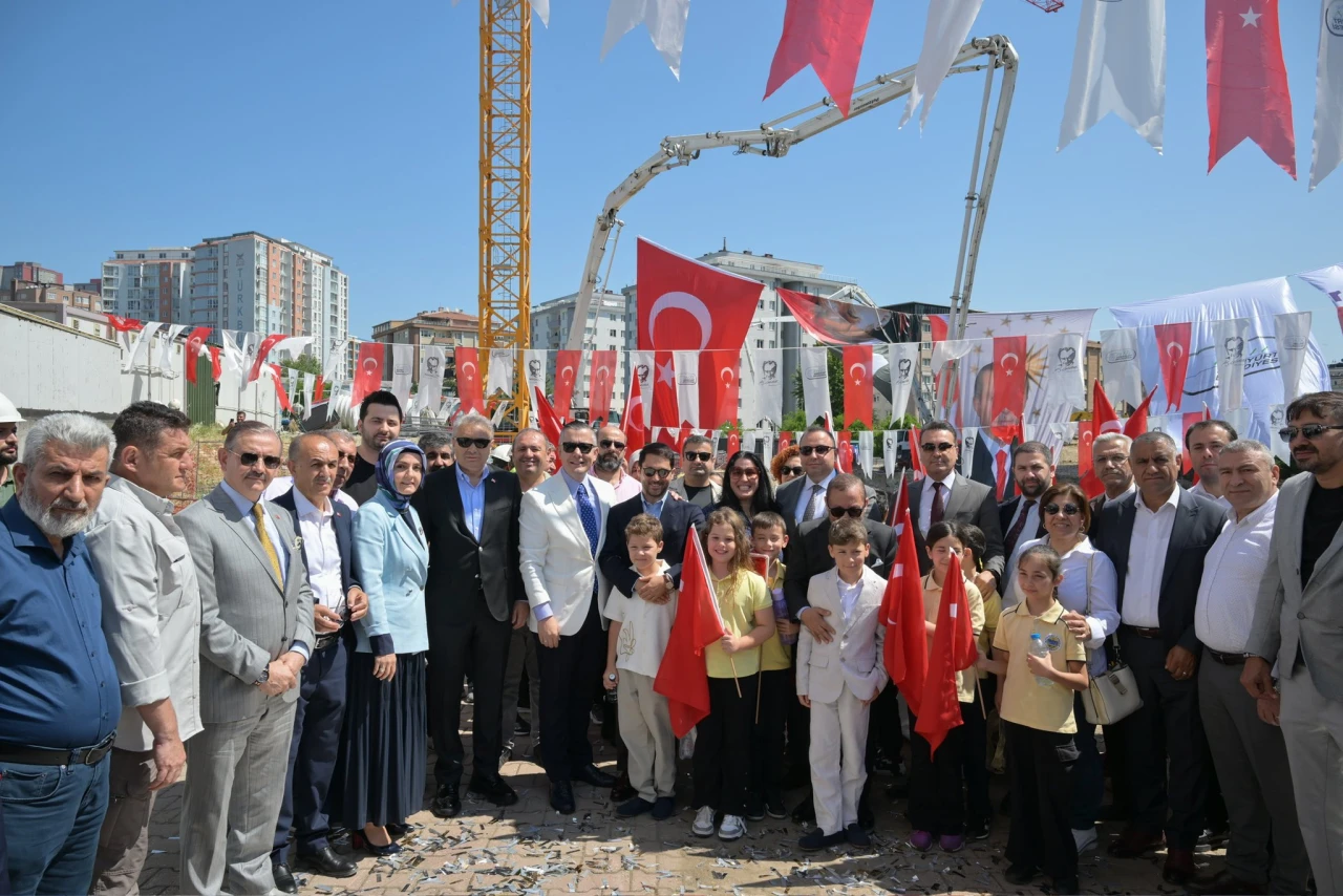 Aksoy: Esenyurt'ta okul sayısı yetersizdi!