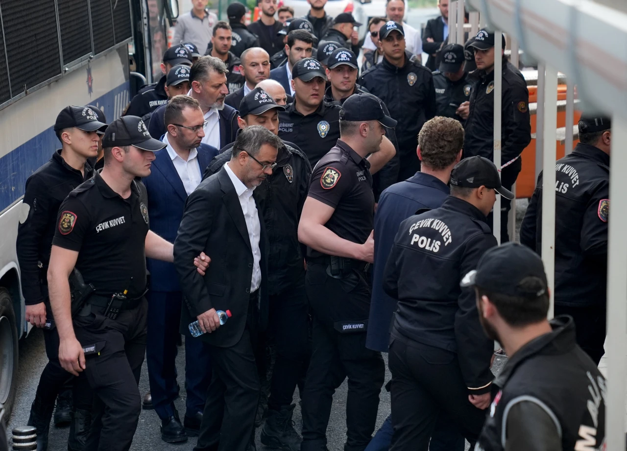 Çelik'ten Nazi benzetmesi
