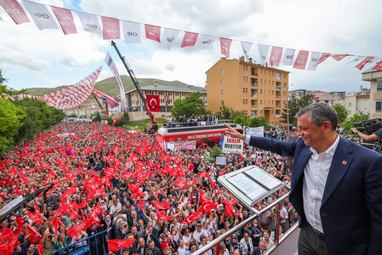 Emekçilerle mücadele sözü verdi