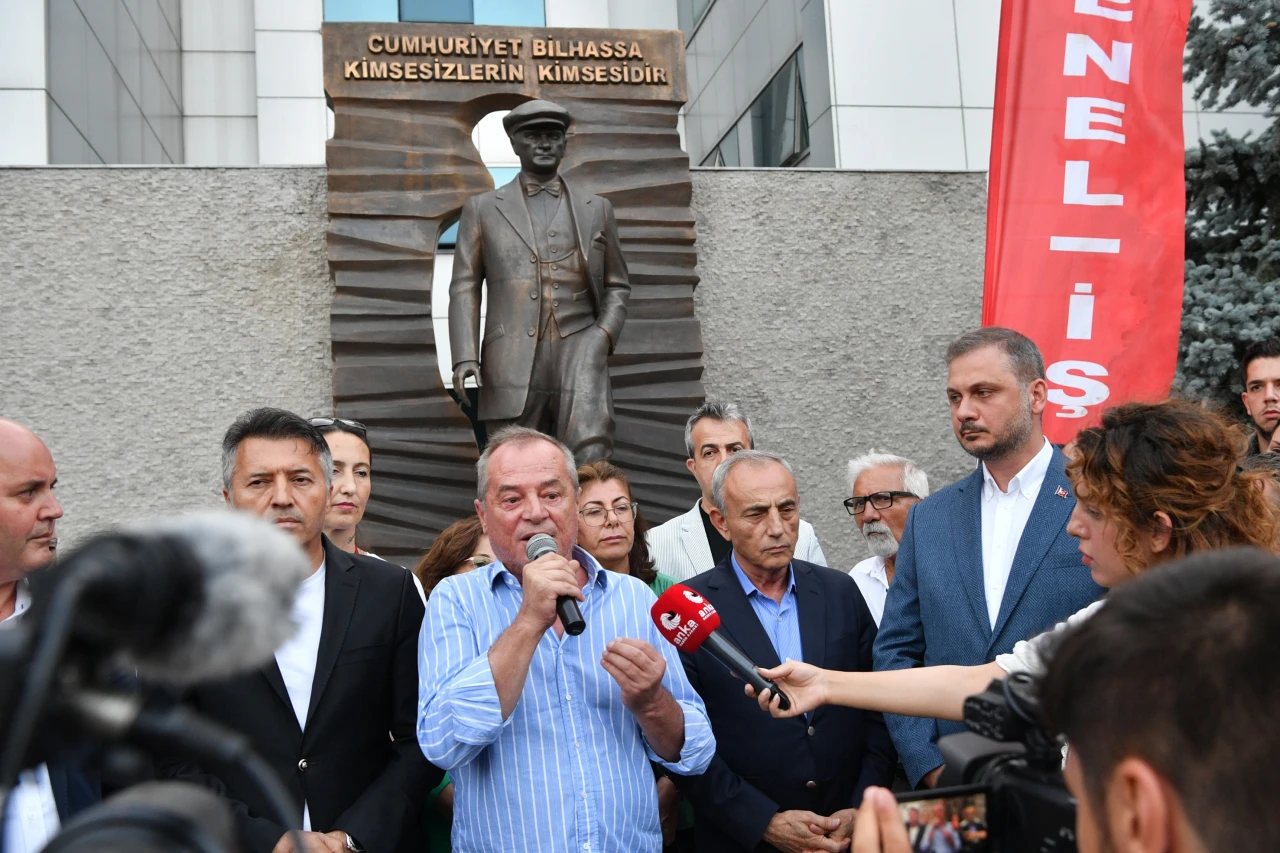 Beylikdüzü'nde yüzlerce kişi Çalık için toplandı! Bıçak kemiğe dayandı!