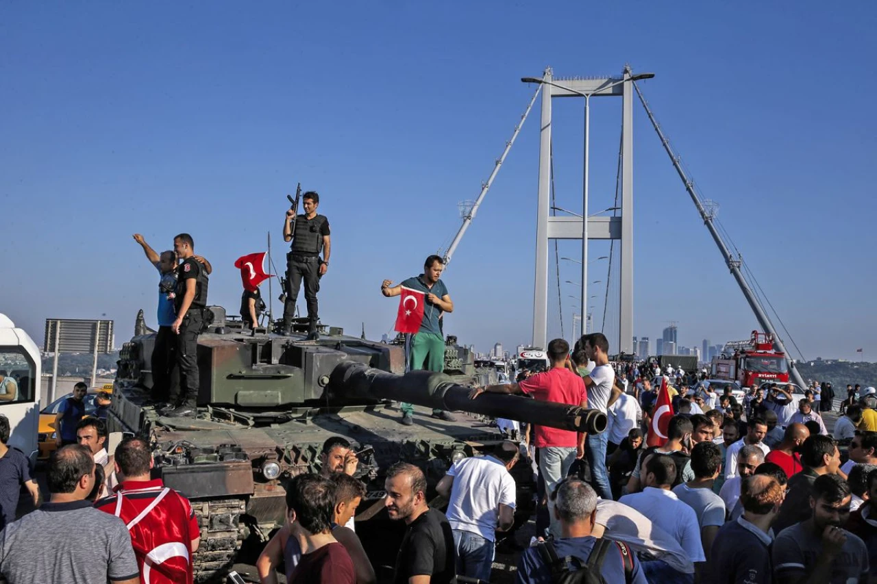 Burak Haktanır ile İsmail Hakkı, Hain Darbe Girişimi'ni "halka en iyi şekilde anlatmalıyız”