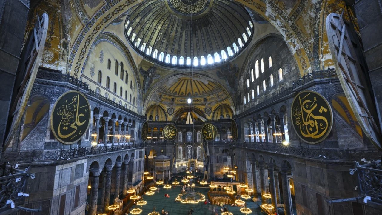 Ayasofya 5 yılda 40 milyon ziyaretçiyi ağırladı