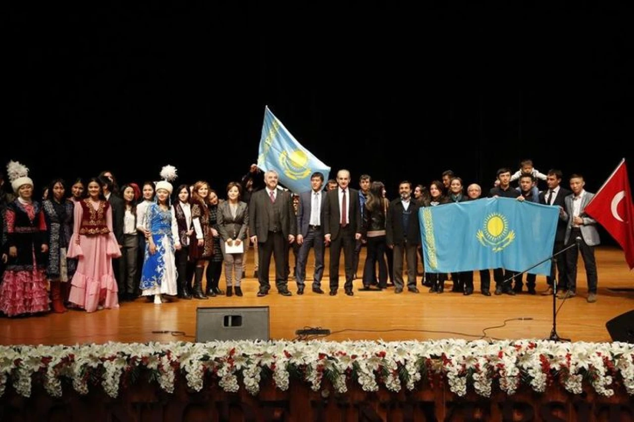 Zeytinburnu'nda Kazakistan kültür günü kutlamaları büyük ilgi gördü!