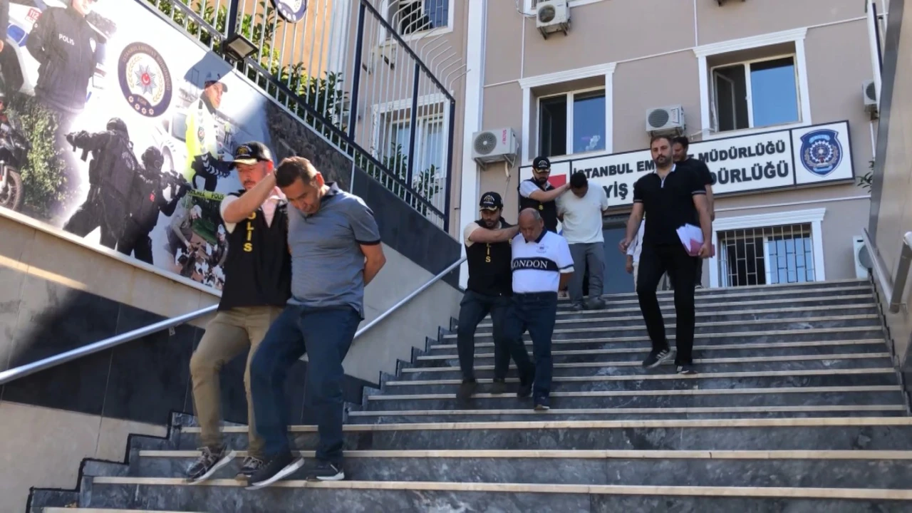 1,5 milyon liralık çantanın hırsızları Sabiha Gökçen'de yakalandı