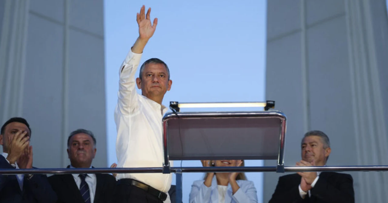 Özgür Özel: "Kararlılıkla devam edeceğiz"