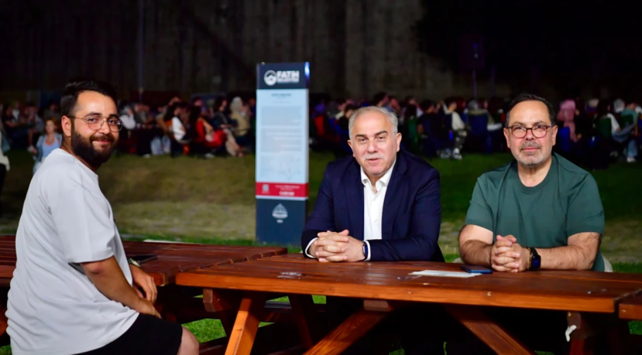 Fatih belediye başkanı, açık hava sinema günleri'nde yerini aldı