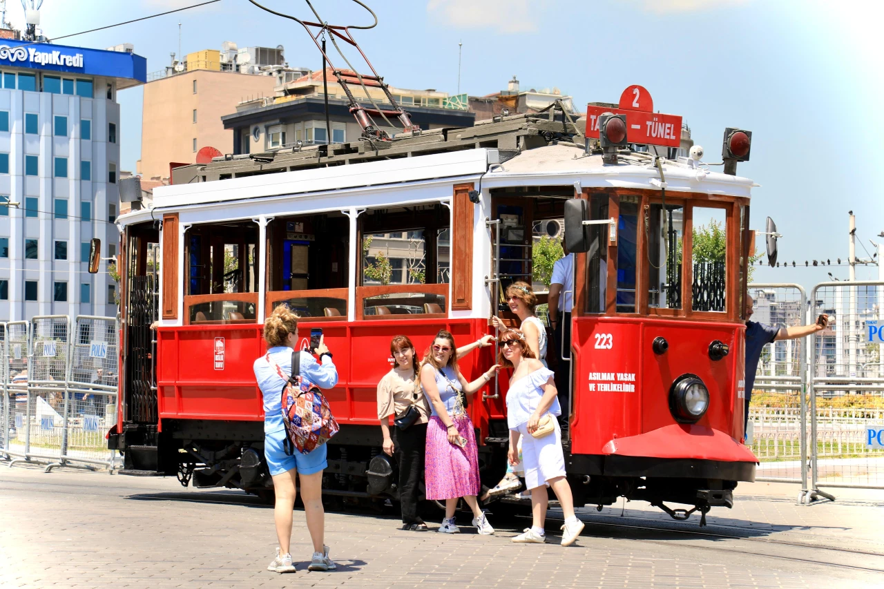 İBB tramvayı yenilendi