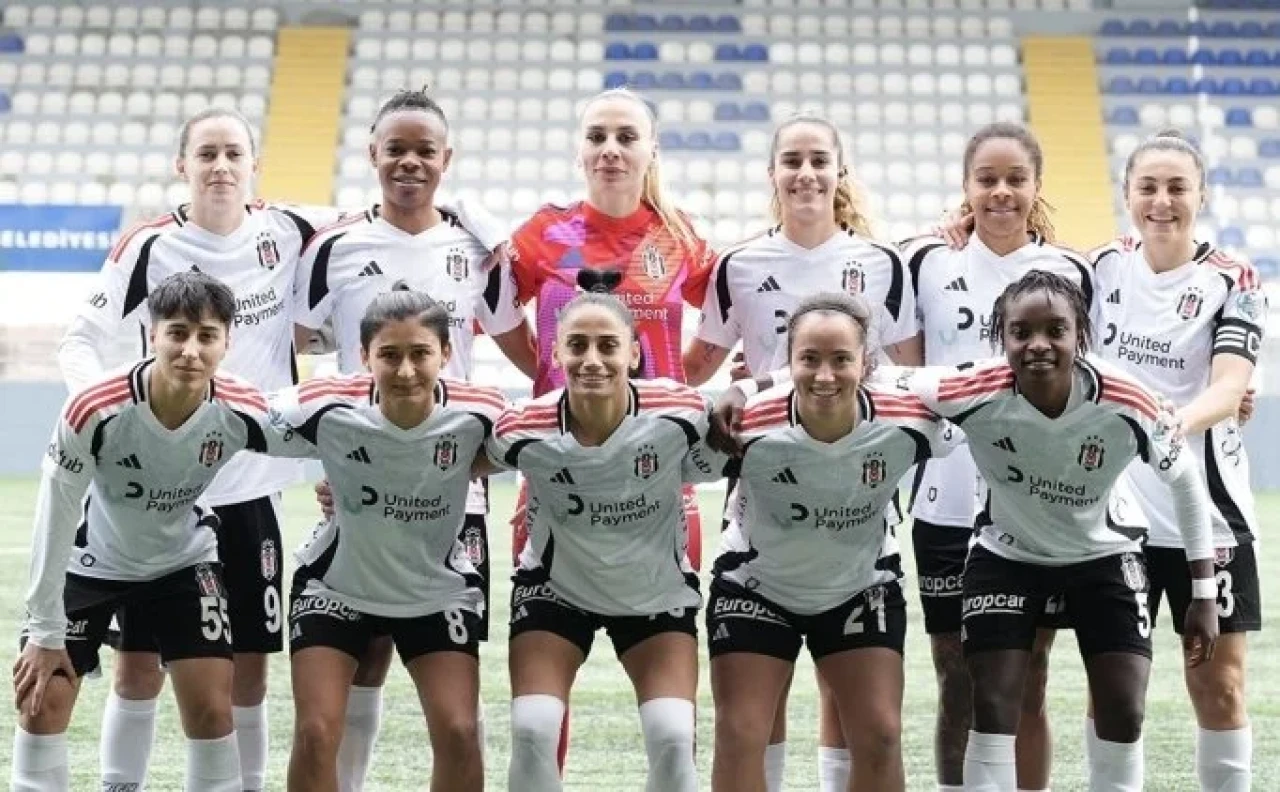 Beşiktaş Kadın Futbol Takımı, 8 oyuncuyla iç transferde anlaştı