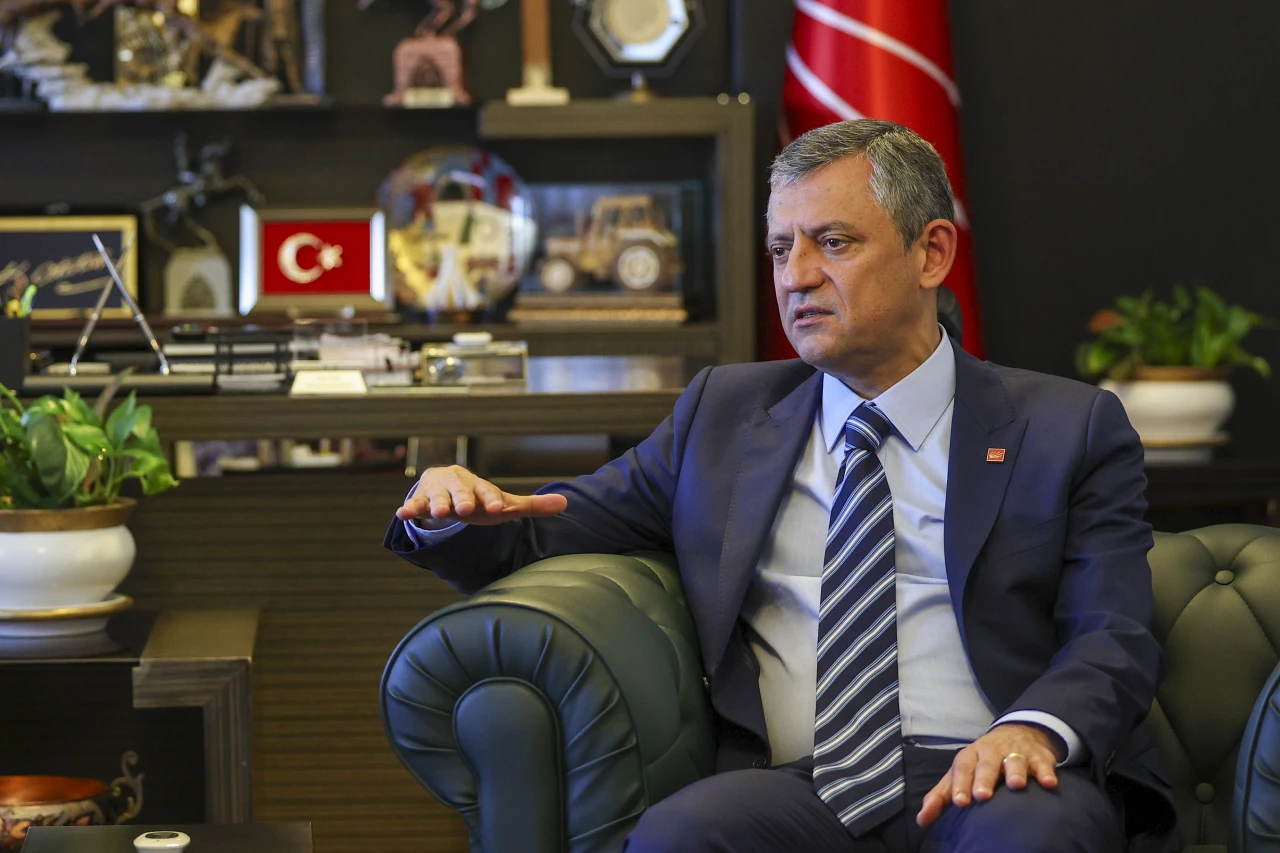 CHP Lideri Özel, Zeydan Karalar'ın tutuklanmasını rezalet olarak adlandırdı