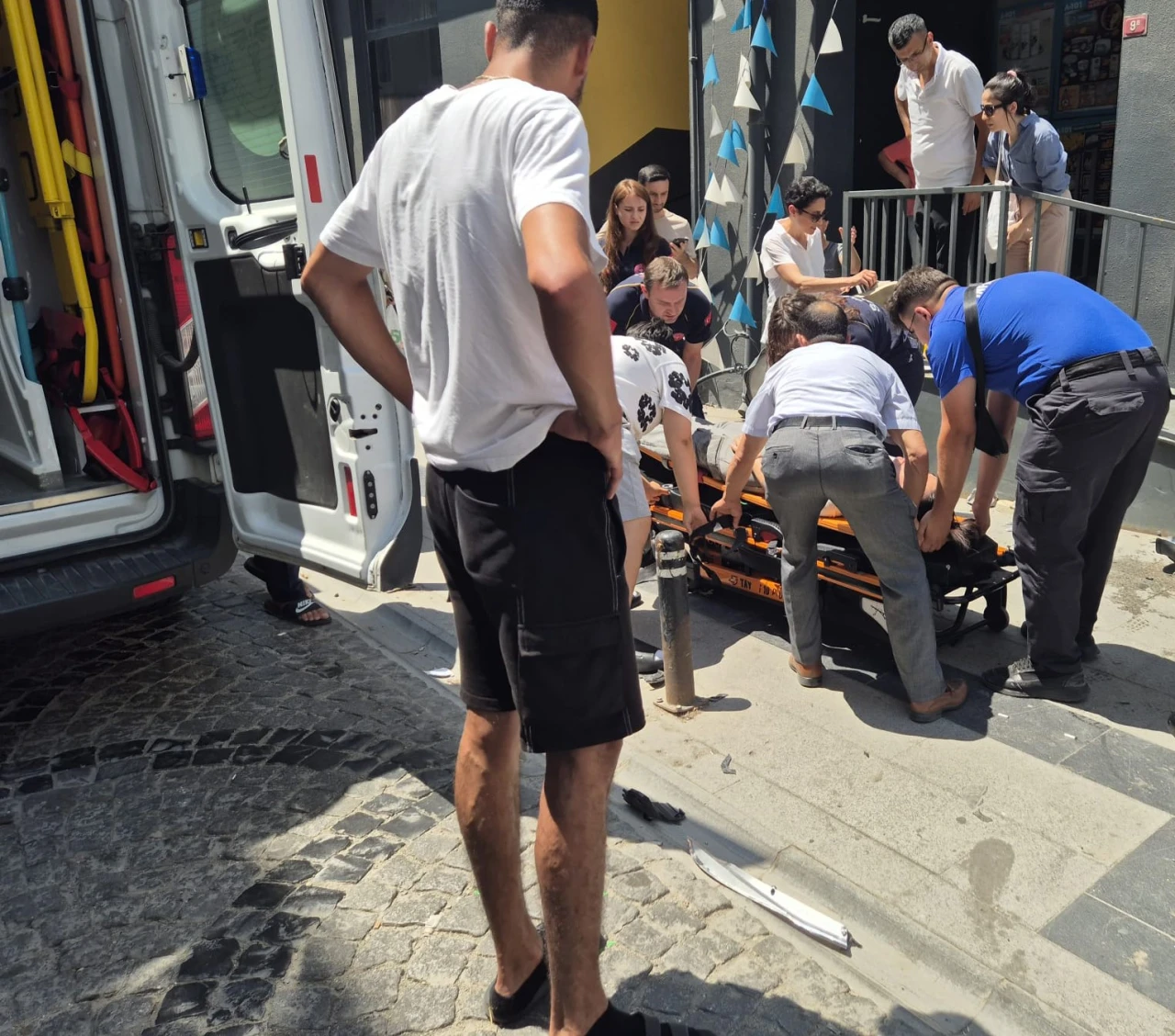 Fren yerine gaza bastı olan oldu