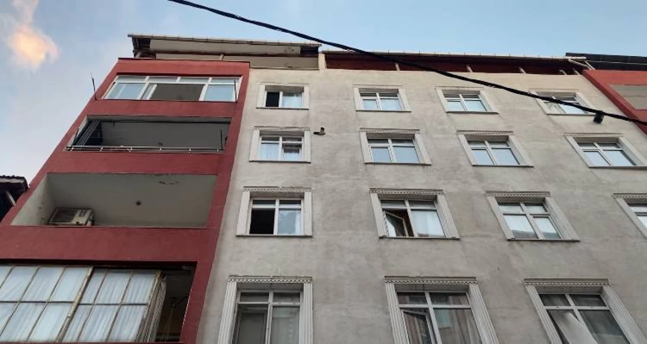 Ailesini rehin aldı aşağı atladı....