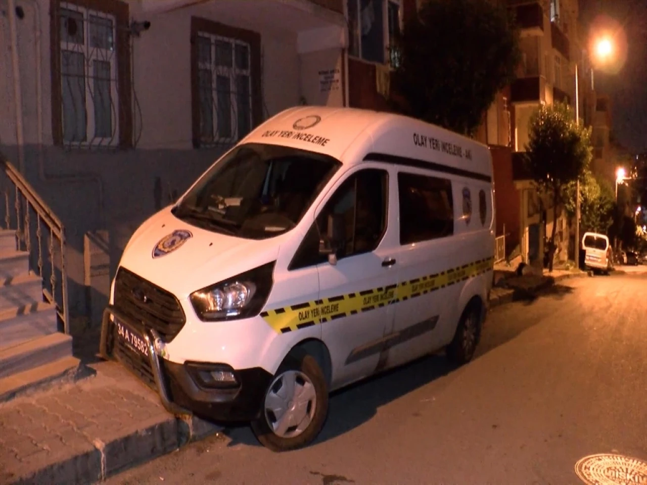 Sultangazi'de cinayet: annesini silahla vurarak öldürdü!