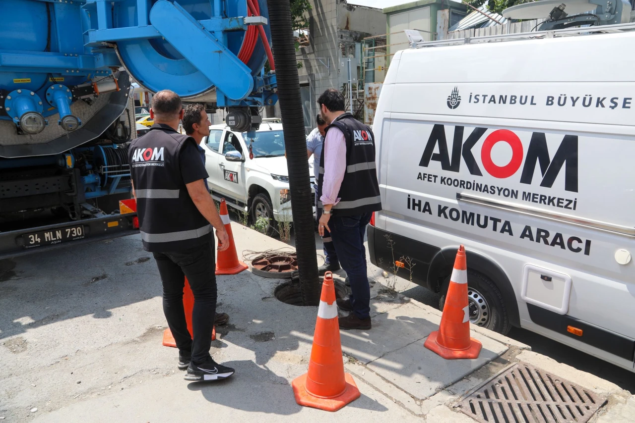 Fırtına yıktı geçti