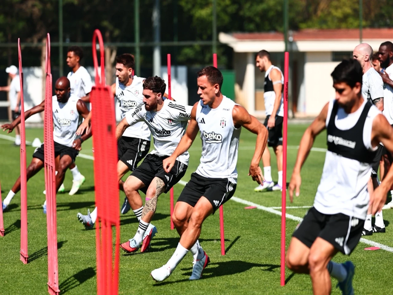 Beşiktaş, St. Patrick's rövanş maçının hazırlıkları başladı