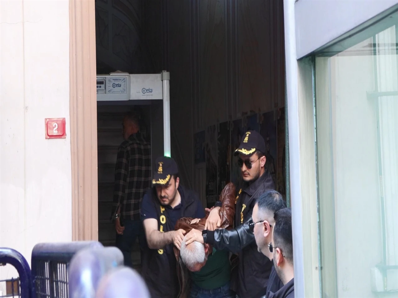 Özgür Özel'e yumruklu saldırı davasında ikinci duruşma