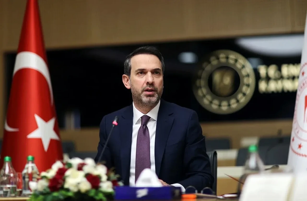 Bakan Bayraktar: Pakistan'da gaz arayacağız