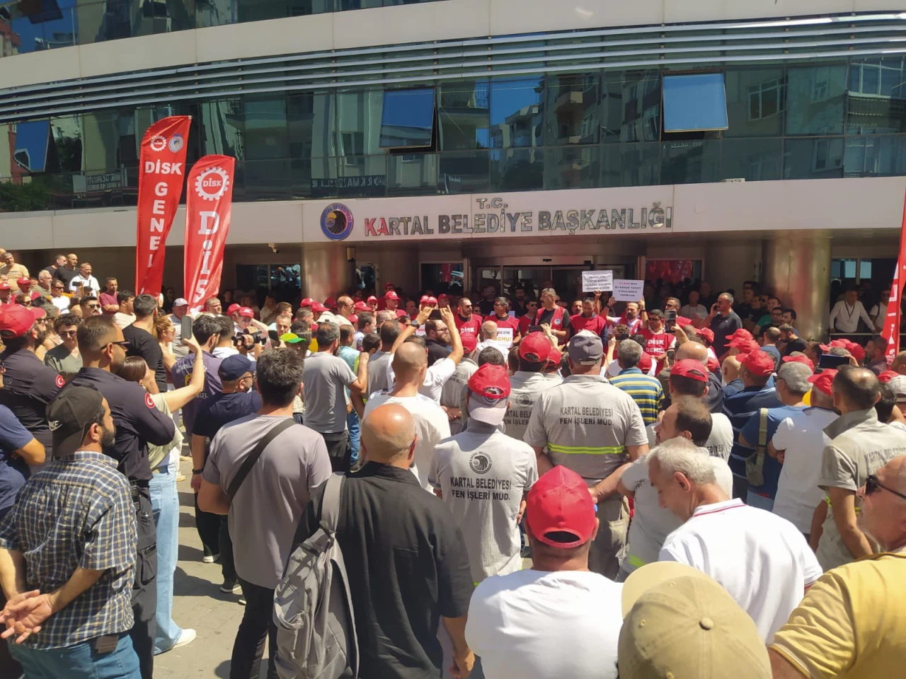 Kartal belediyesi işçileri iş bırakacak