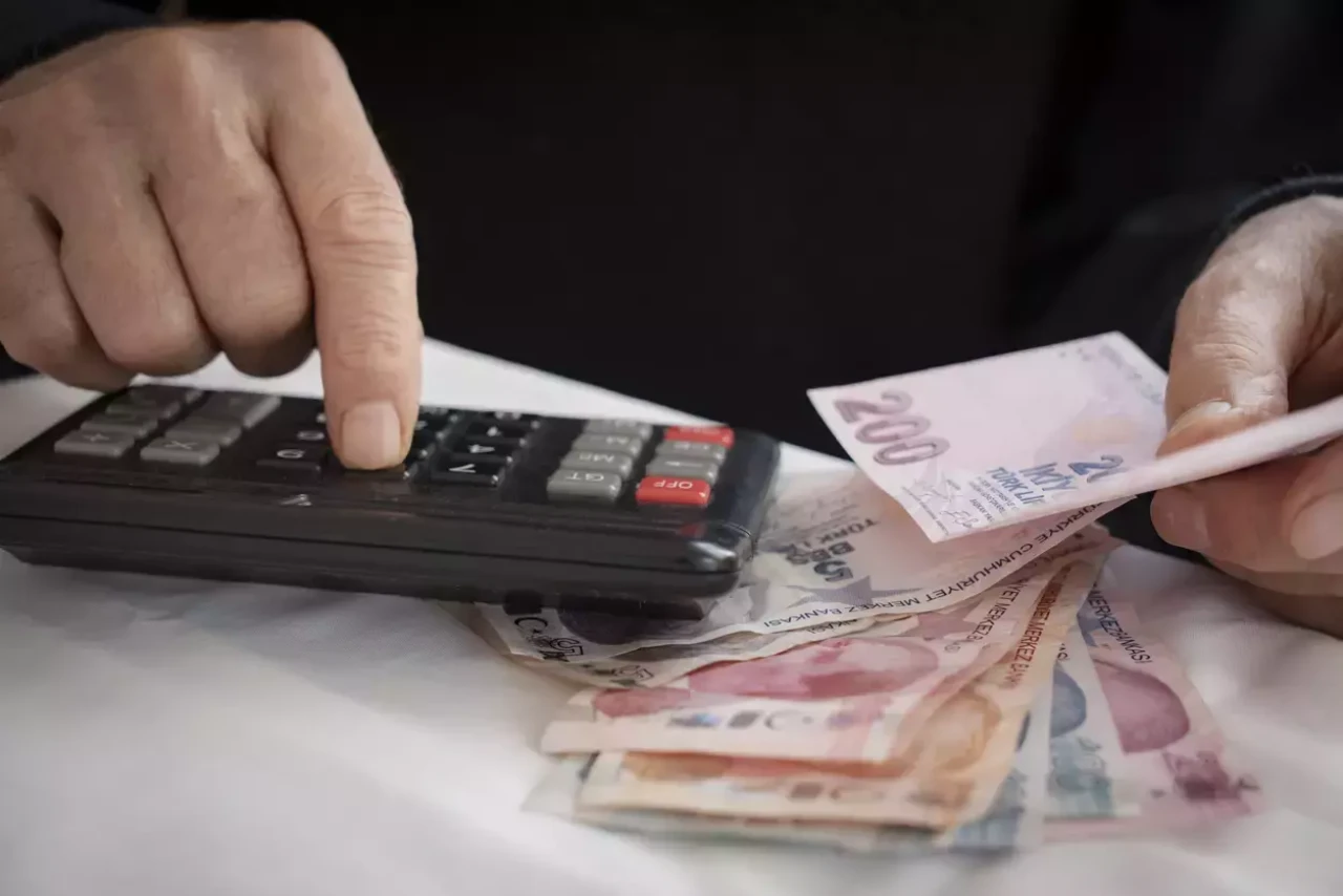 Memur ve emekli zam oranları belirlendi!