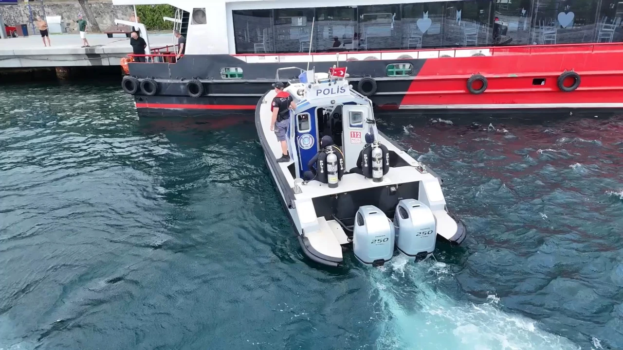 İstanbul Boğazı'ndaki yarışmada kaybolan Rus yüzücü hala aranıyor