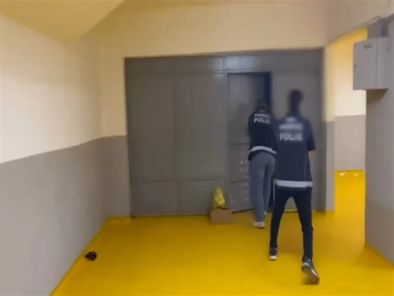 Esenler ve Bağcılar'da uyuşturucu operasyonu: 3 gözaltı