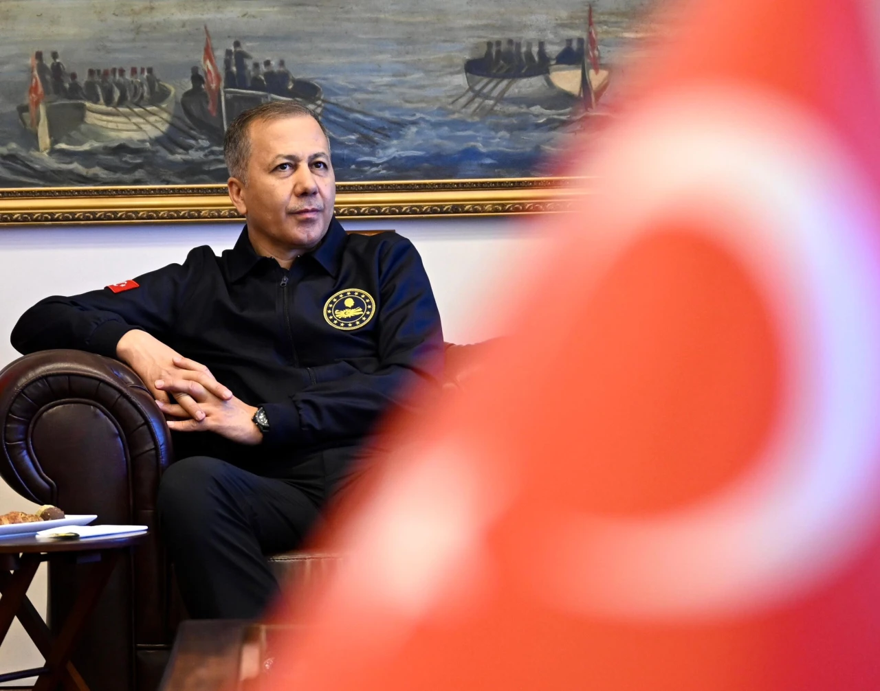 Bakan Yerlikaya: Demokrasi sokakta değil sandıkta güçlenir!