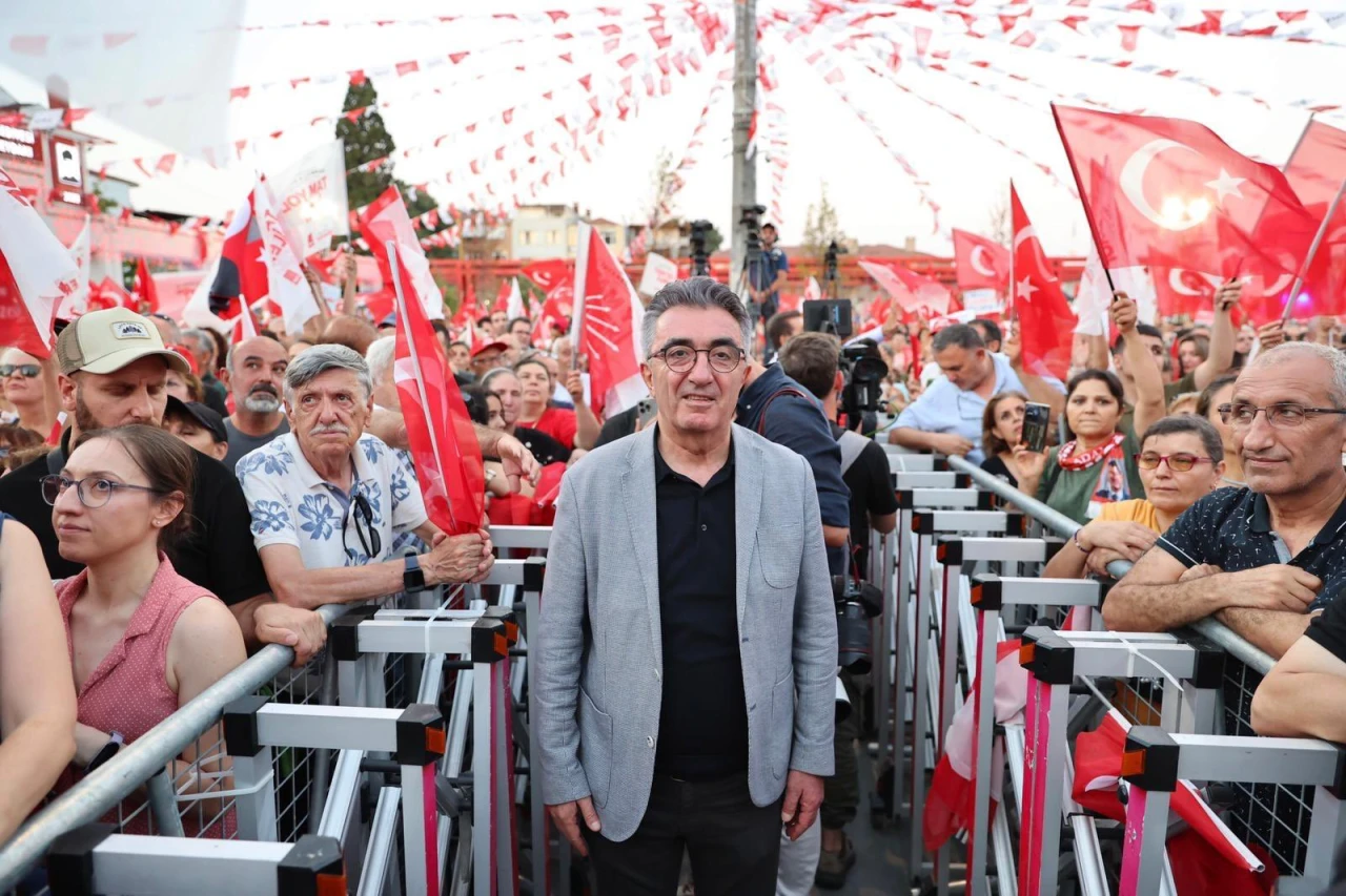 AK Parti'ye geç kurtul!