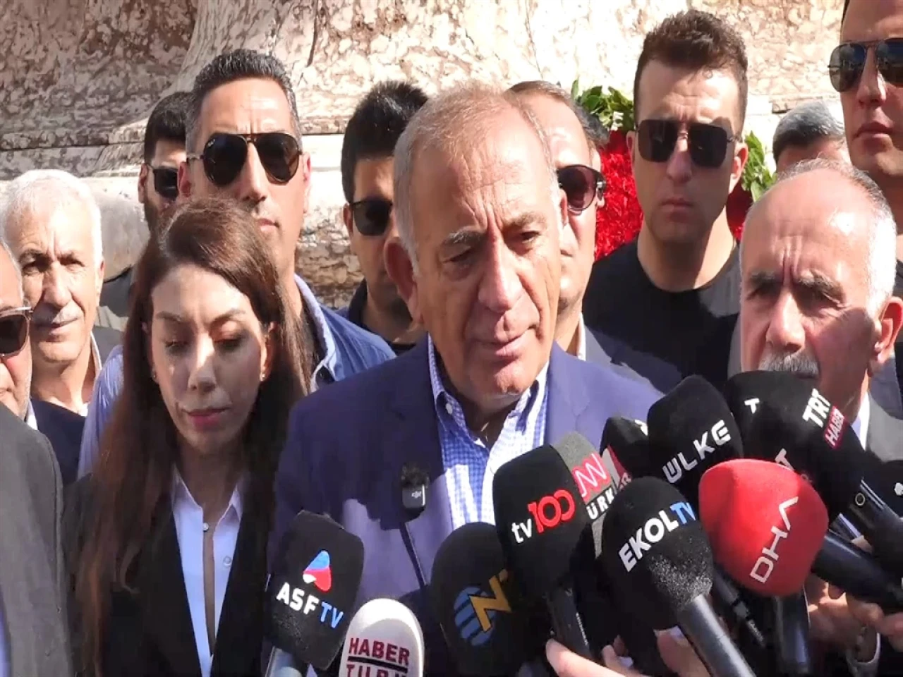 Gürsel Tekin Taksim'de konuştu: Resmi binamız Sarıyer'dir!