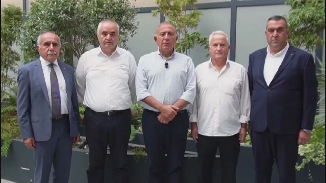 Gürsel Tekin: Biz arkadaşlarımla göreve başladık!
