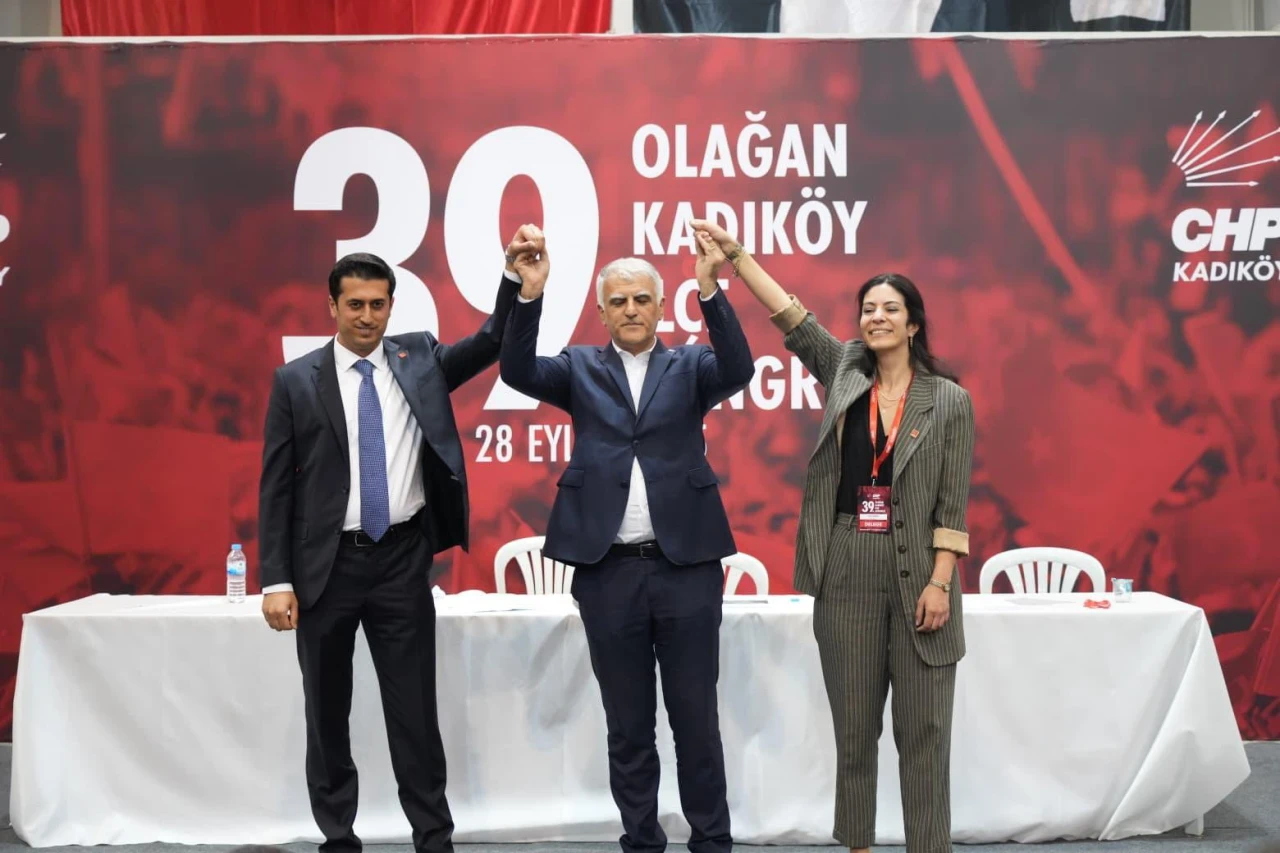 CHP Kadıköy ile başkanı Caner Sarıtaş oldu