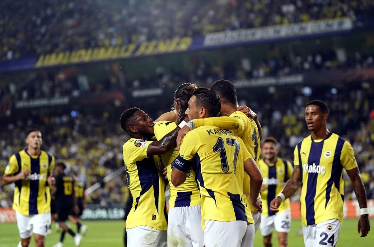 Fenerbahçe puanın peşinde