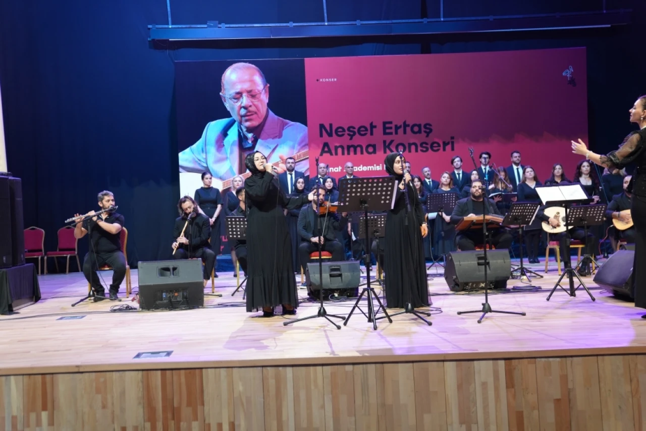 Neşet Baba Arnavutköy'de türküleriyle anıldı