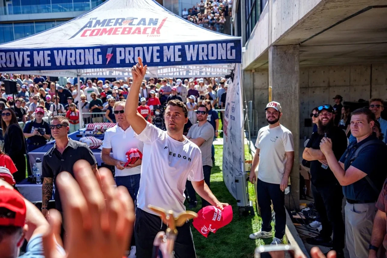 ABD gündemine bomba gibi düştü: Trump yanlısı Charlie Kirk öldürüldü