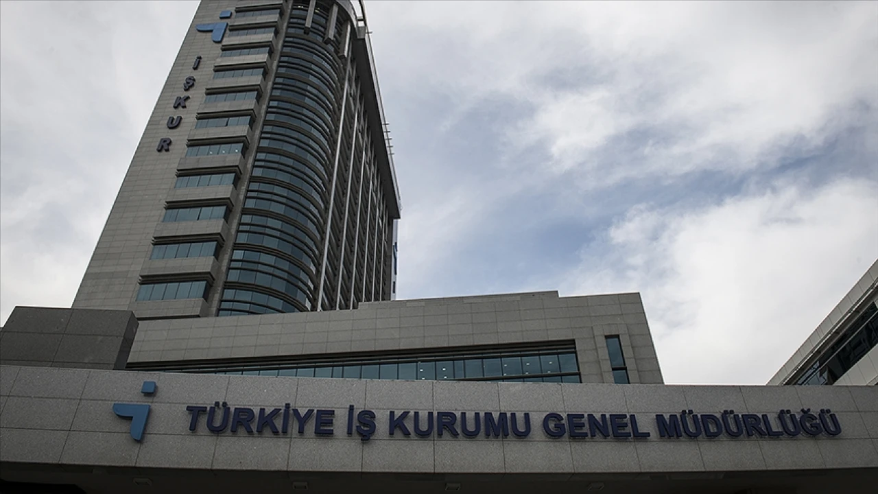 İŞKUR 8 ayda 1 milyon kişiye iş buldu