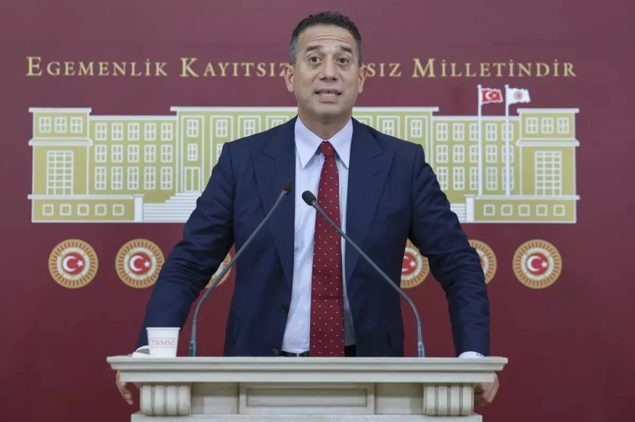 Başarır'dan Gürsel Tekin'e: AKP'nin maşası olma!