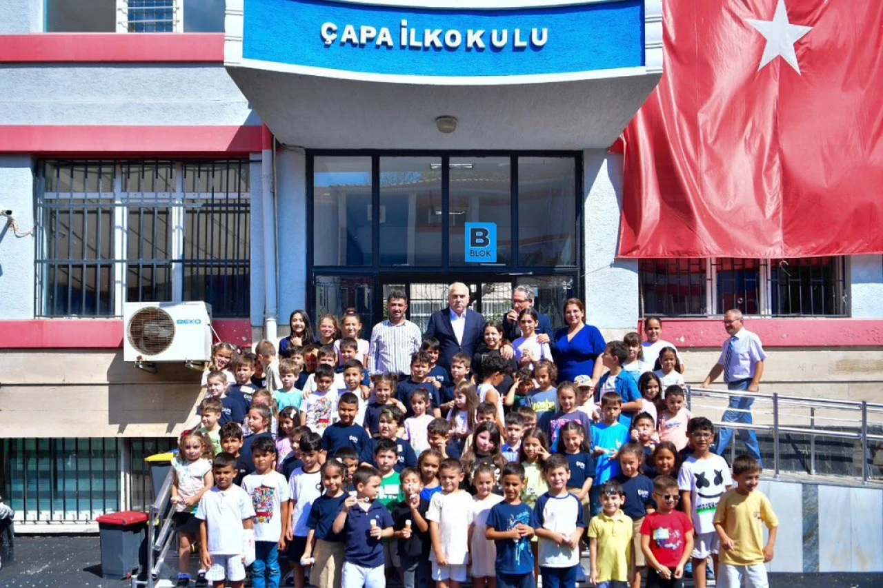 Başkan Turan çocukların ilk gün heyecanına ortak oldu