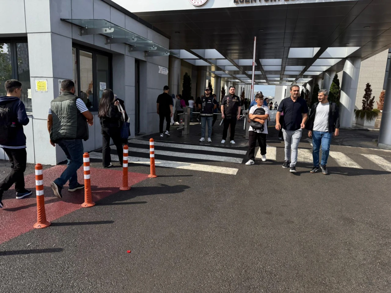 Okul çevrelerinde polis göz açtırmıyor