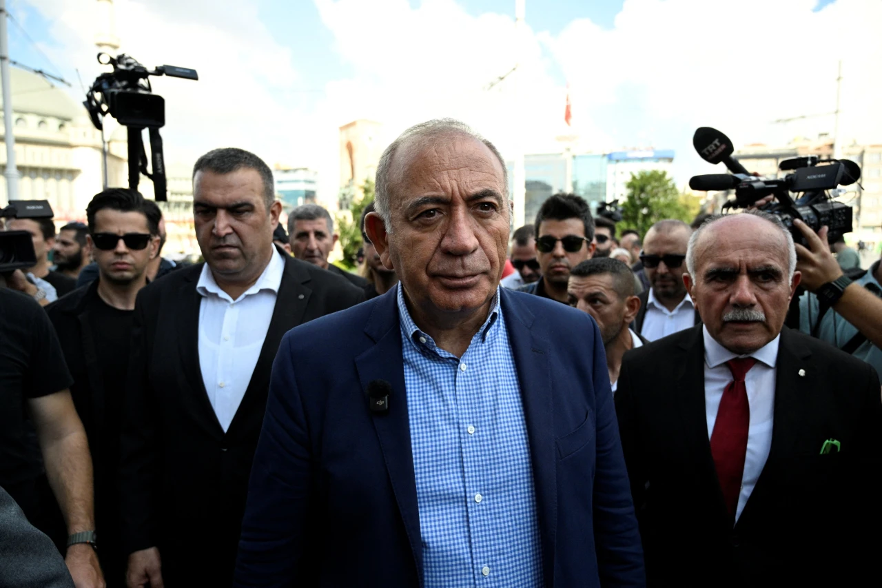 Gürsel Tekin'in 32 kişilik listesi ortaya çıktı