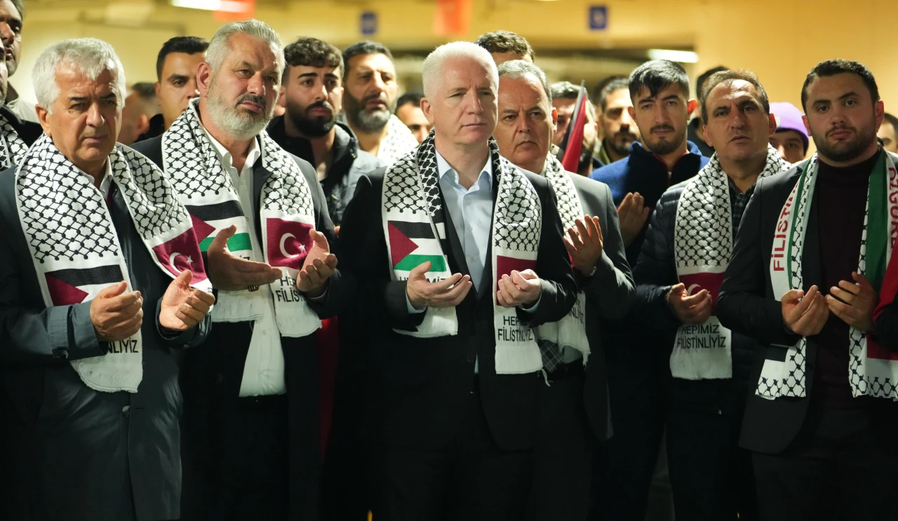 İstanbul'da balıkçı esnafı bir günlük kazancını Gazze'ye gönderdi